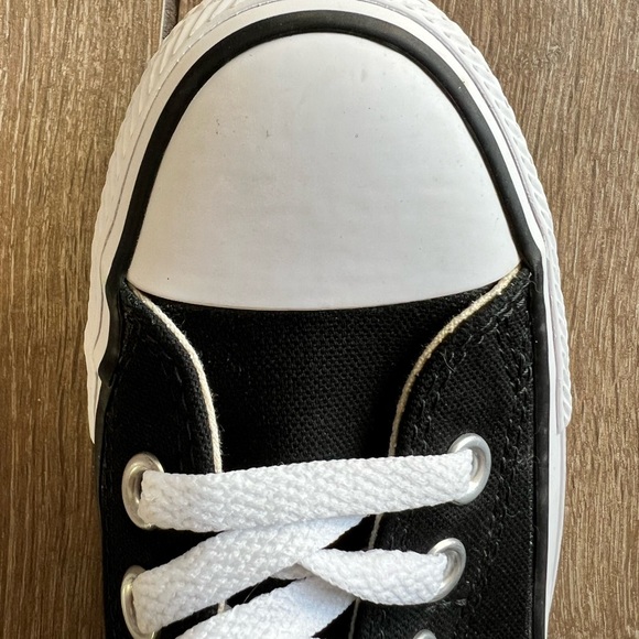 Brand new (w/o tags) Black and White Converse Low Tops Women’s Size 5 - Picture 5 of 12